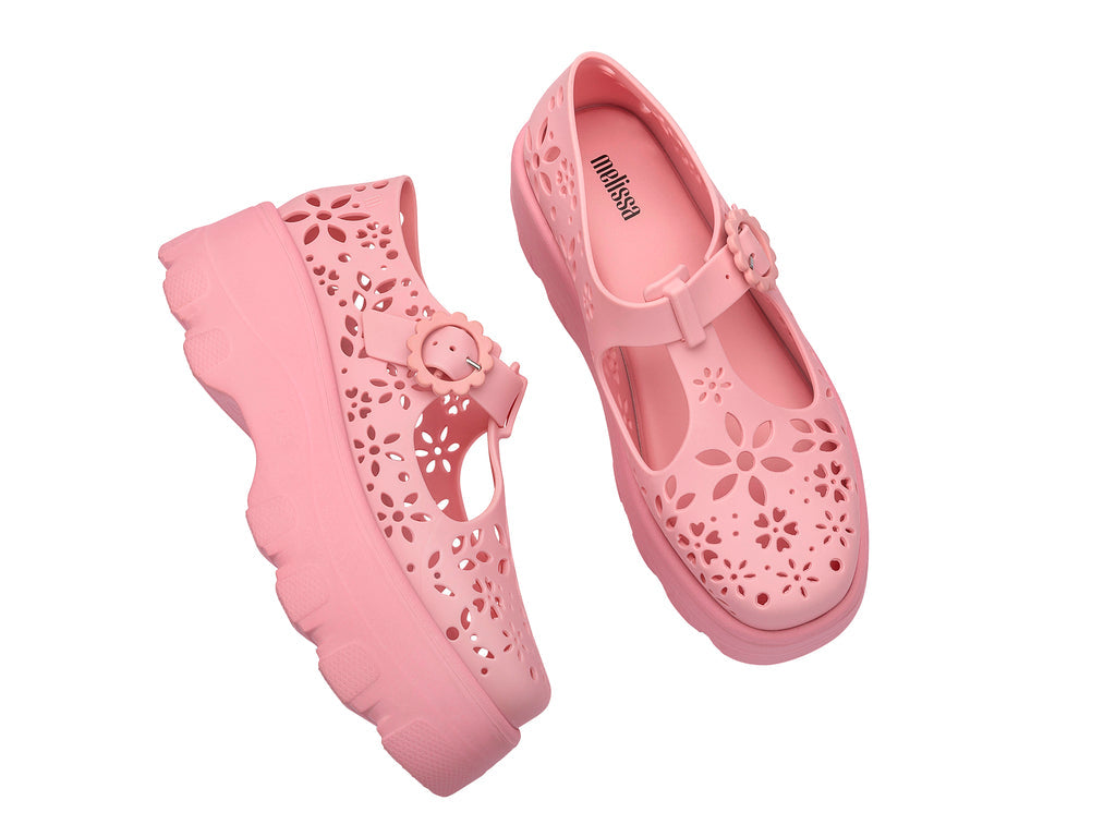 Kick Off Lace